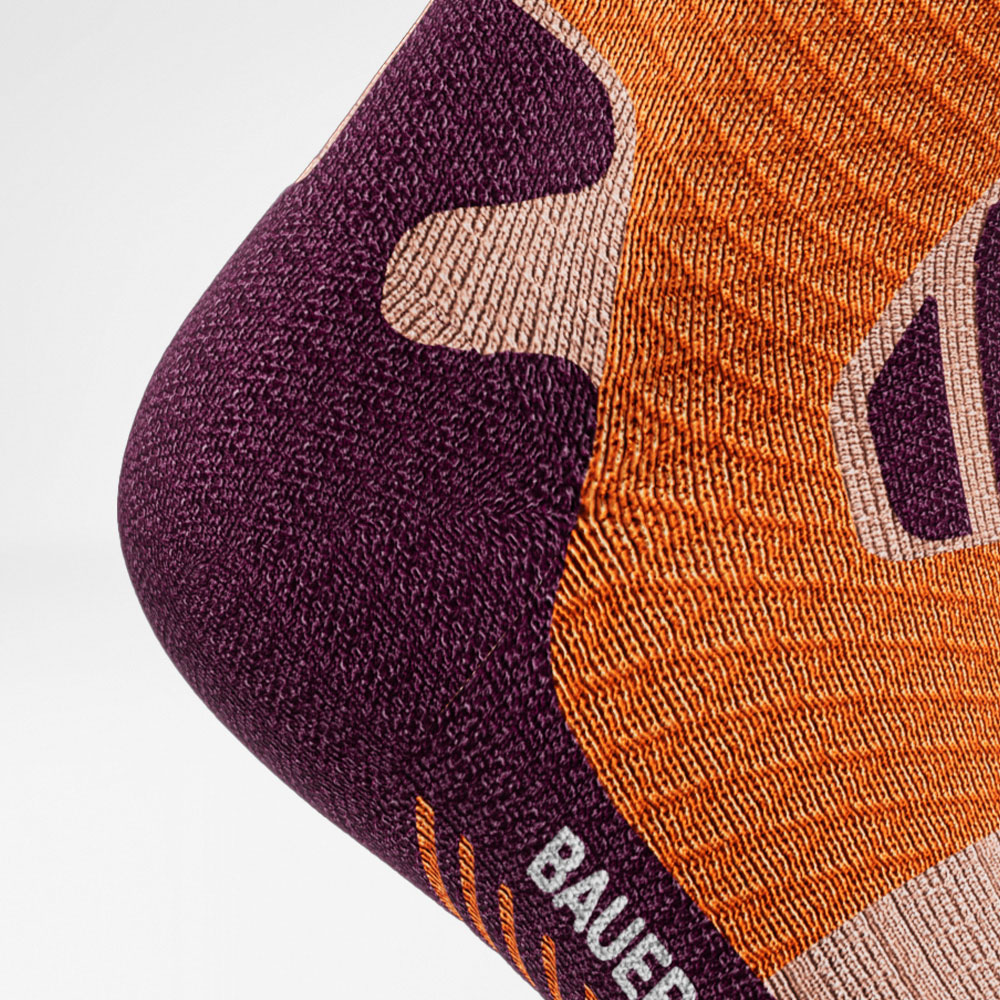 Trailrun-Laufsocken lila-orange Detail Heel Protection Detailansicht Ferse der lila-orangen Trailrun - Laufsocken