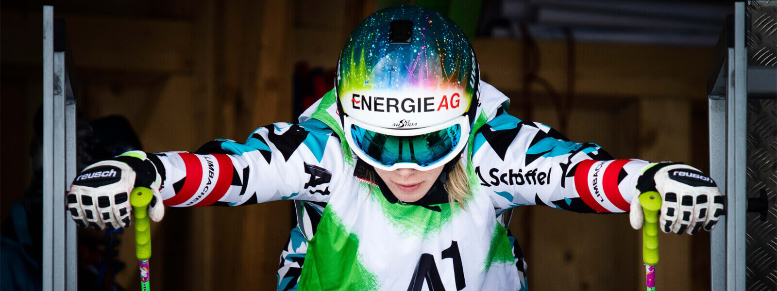 Pleine concentration : de nombreuses courses se décident déjà au départ La skieuse autrichienne Andrea Limbacher dans la cabane de départ lors du Ski Cross regarde avec concentration