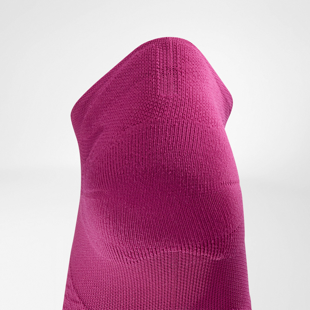 Chaussettes courtes ultralégères berry Détail Protection talon Vue de détail de la zone de protection du tendon d'Achille de la chaussette de course courte et légère