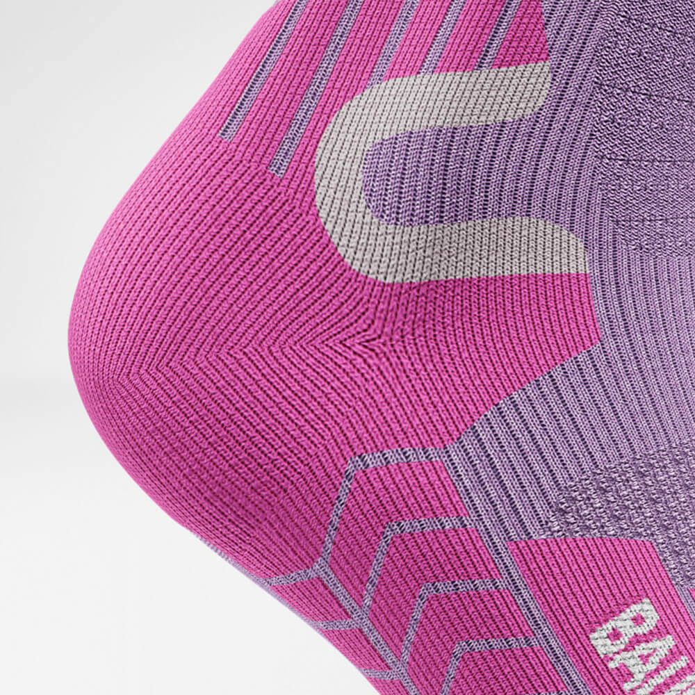 la protection du talon des chaussettes de sport lilas pour le ski de randonnée en laine mérinos