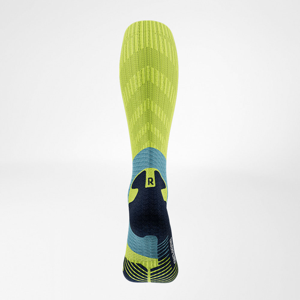Chaussettes de trail running bleu-jaune vue arrière Vue arrière des chaussettes de trail running bleu-jaune