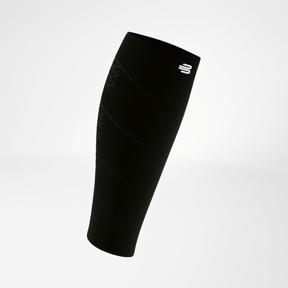 Schwarz, stark und immer bereit Schwarzer Compression Sleeve in voller Ansicht, schlichtes Design mit Logo und funktionalem Material für zuverlässige Unterstützung.