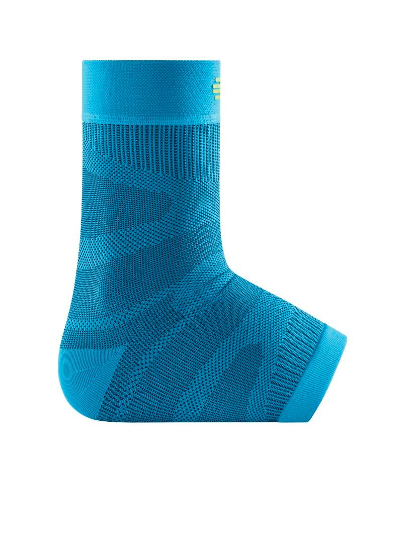 Une bandage pour la cheville qui a un effet compressif.