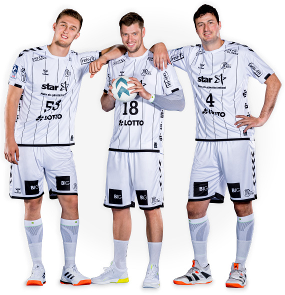 Haben zurecht gut lachen: Die Spieler des THW Kiel mit unseren Produkten Handballer Nikola Bilyk Niclas Ekberg und Domagoj Duvnjak vom THW Kiel posieren gut gelaunt