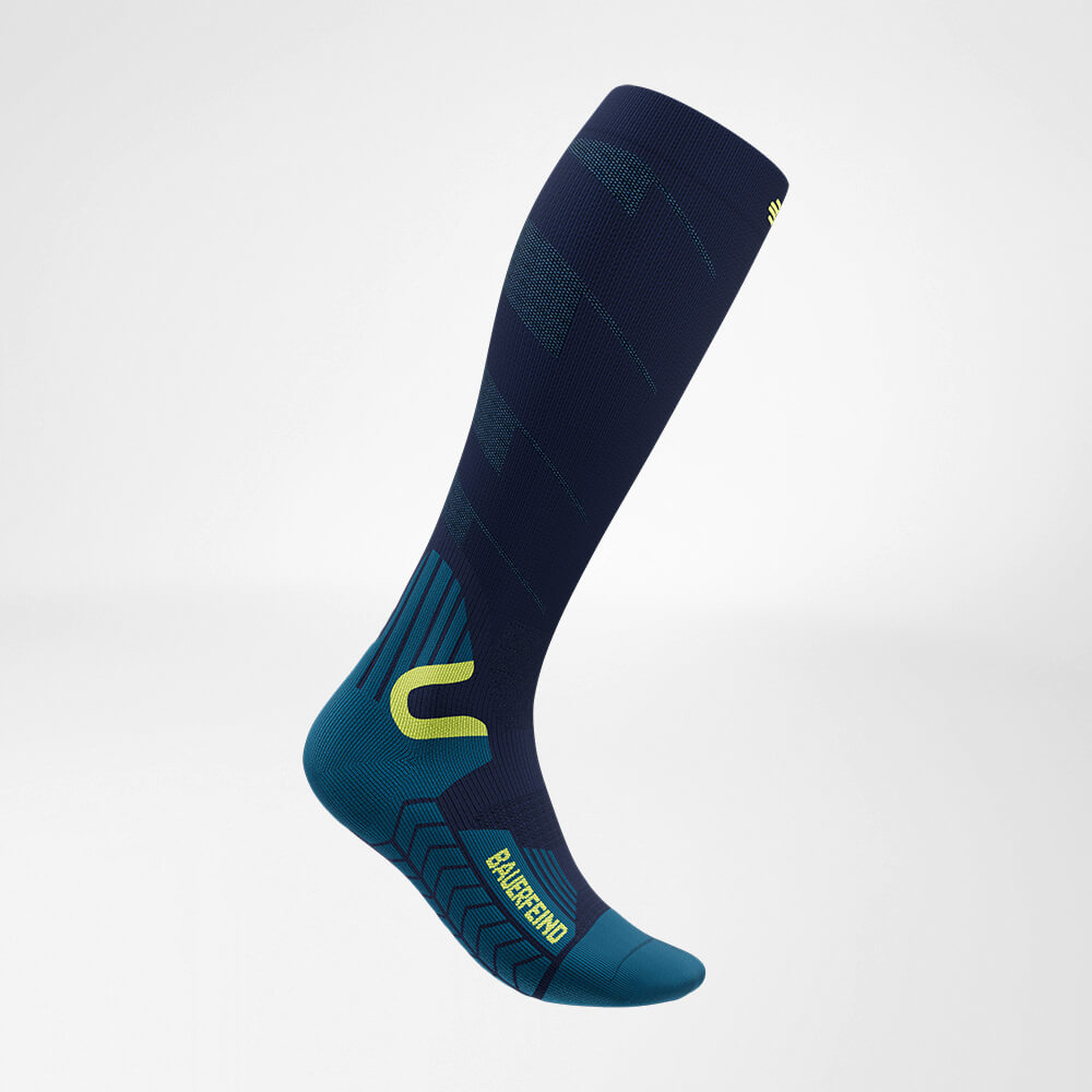 Atmungsaktive Skisocke Touring mit Merinowolle blau Seitenansicht Seitenansicht des blauen Sportsocken für Ski Touring mit Merinowolle